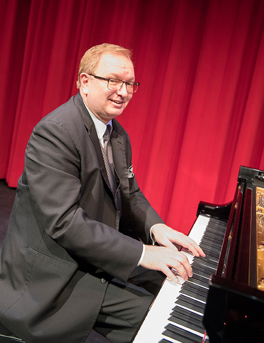 America’s Pianist Kevin Cole Playing Marathon Christmas Set at Bay City Bar